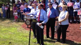 Murphy and Blumenthal call for moratorium on postal closures