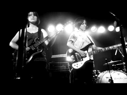 ELECTRELANE - Gone Under Sea - Live Manchester July 2011