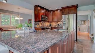 10520 30 Avenue, Edmonton AB T6J 2Y2 - $579,900 with 5 beds, 3 Bath (3 Full Bath, 1 Half Bath) and 2