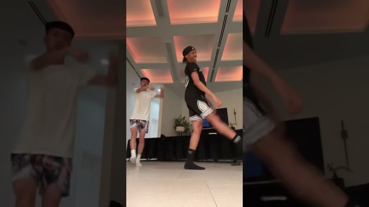 Rayasianboy & LightskinMonte IRL Scooby-Doo Dance.. 😂