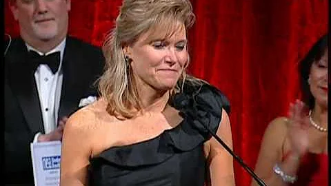 Kathy Steinhoff Accepts the NEA Member Benefits Aw...