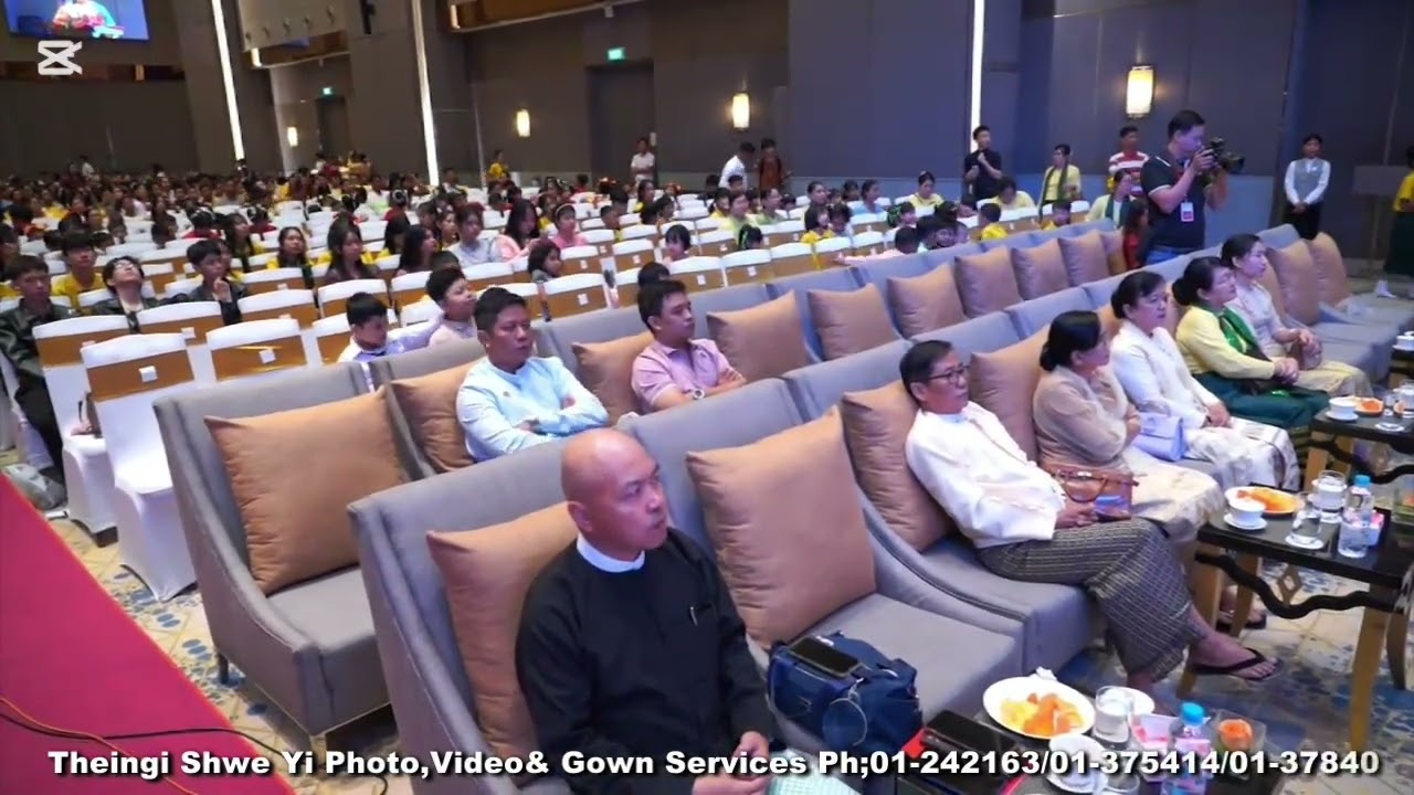 အရှုံးမပေးကြေး သီချင်းဖြင့်သီဆိုဖျော်ဖြေခြင်း