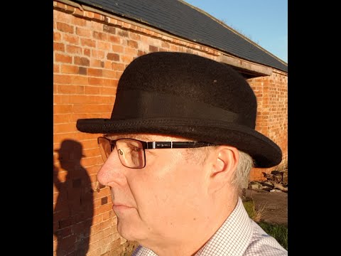 How to Use a Plastic 'Hat Shaper' to Make a Wet-Felted Top Hat - FeltMagnet