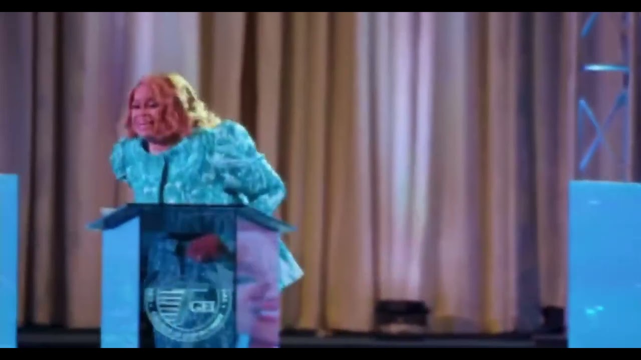 Доктор Карен Кларк Ширд призывает к духовному росту и вовлекает церковь в богослужение (сделайте ...