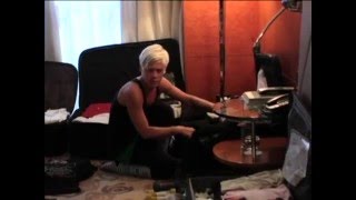 Pink, Live In Australia - Behind The Scenes (Part 2/4)