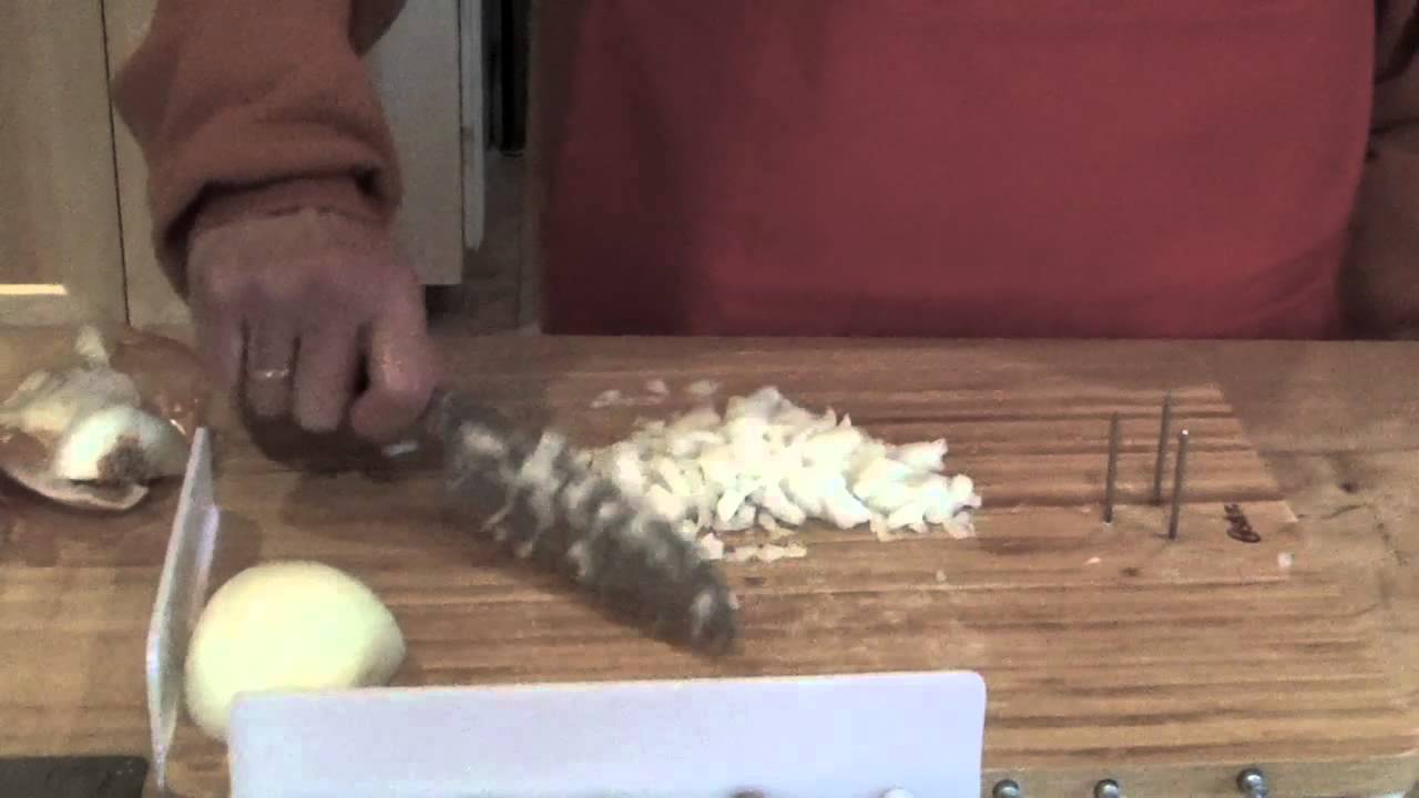 How to Chop an Onion with one Hand