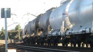 333.3xx con un corte de tolvas de cemento