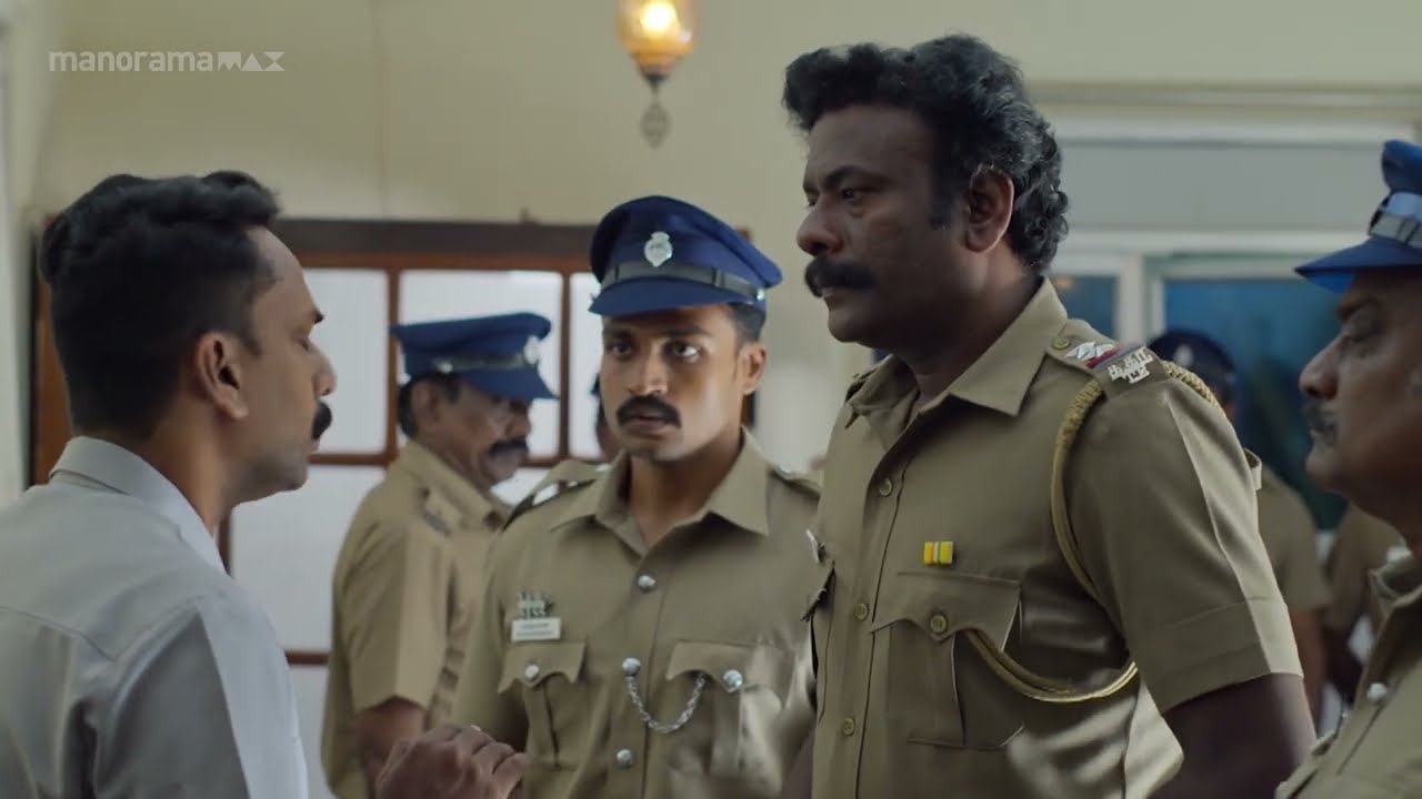 ചോദിക്കാനും പറയാനുമായിട്ട് ആരുമില്ലാത്തതുകൊണ്ടാവാം പാവങ്ങളുടെ മെക്കിട്ട് കേറുന്നത്...| manoramaMAX