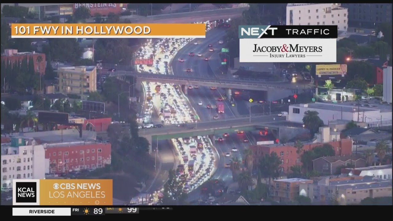All southbound lanes on the 101 closed in Silver Lake area - YouTube