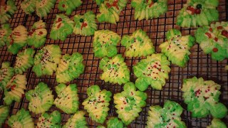 Christmas Countdown Day 7!! Spritz Cookies, a family favorite for over 50 years! #familyrecipes 🎄☃️🎄 screenshot 2