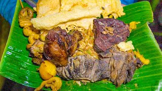 Cuma 10 Ribu Sudah Dapat Nasi Pecel  Jeroan  Pecel Varia Mbak Linda