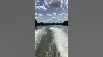 Tailgrab wake to wake wakeboarding #wakeboarding #beginner