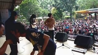 Video thumbnail of "Crazy Smile - Mantan Pacarku (LIVE)"