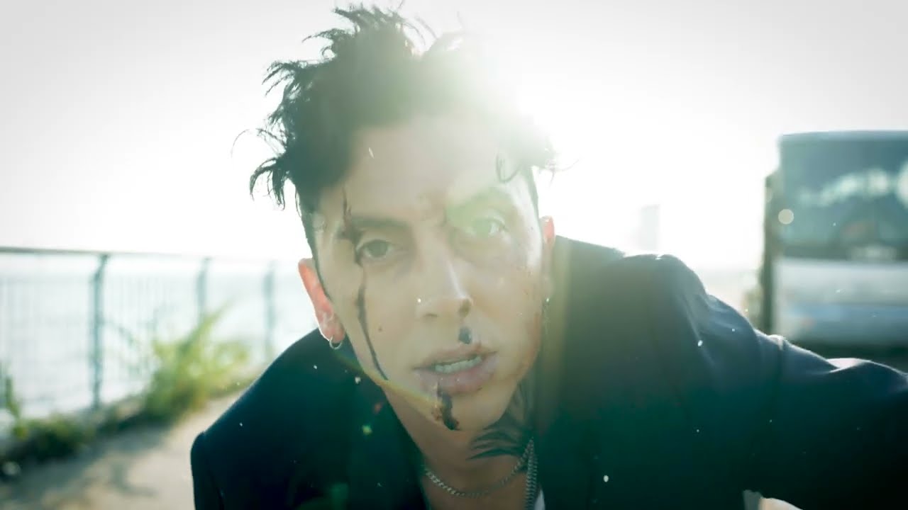 Can't Hurt Me Now (Official Video) adlı videoyu YouTube'da izle Can't Hurt Me Now (Official Video) adlı videoyu YouTube'da izle