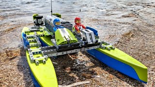 I built a LEGO Technic RC powerboat