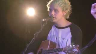 Video thumbnail of "5 Seconds Of Summer - 'Out Of My Limit' Live @ 363 Oxford Street"