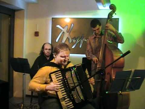 Honeysuckle rose - accordion jazz