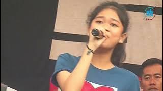 AJI & AMANDA  MENGGAPAI MATAHARI