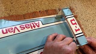 Dr. Jet discusses the wing and fins on the 1:20 scale Atlas Van Lines Hydroplane.