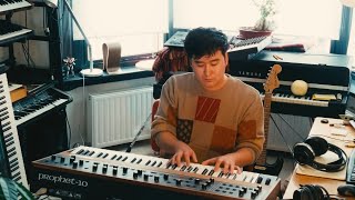 revisiting (h)ours: full synth performance (Prophet 10)