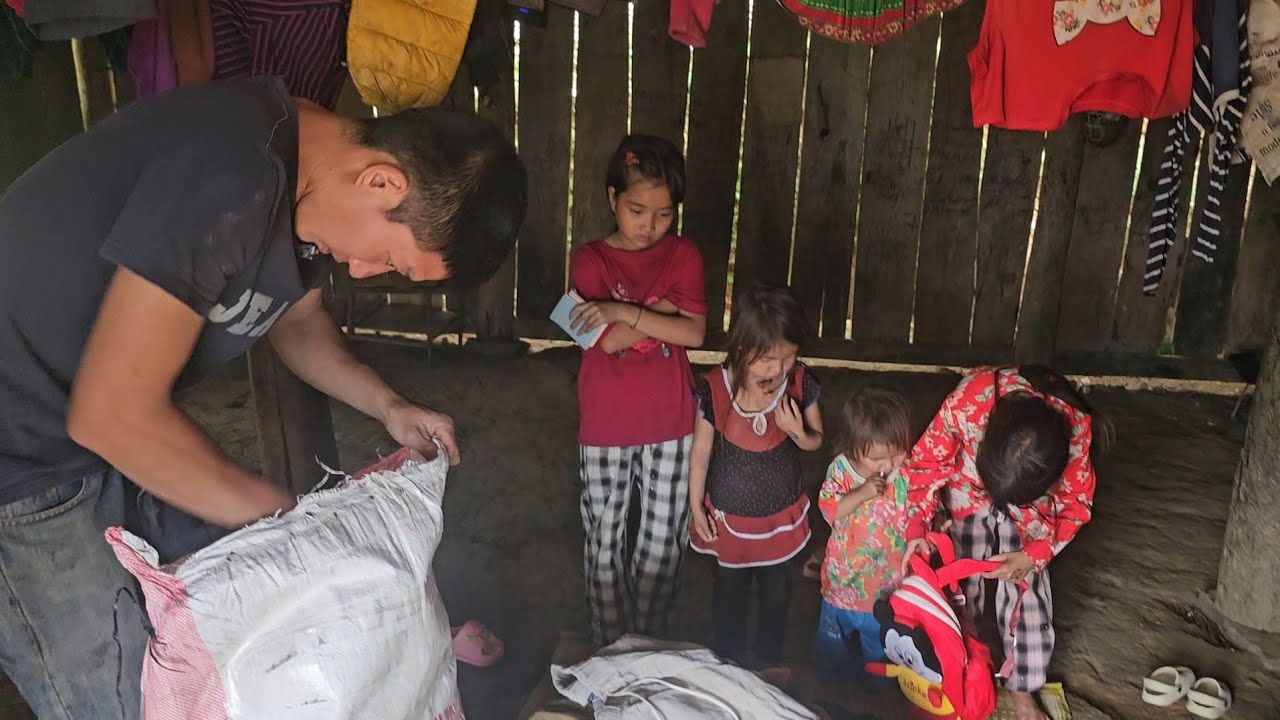 Trao Quà Cho Con Anh Dính Bị Bỏng Chân Đang Chữa Ở Hà Nội Bác Sĩ Nói Phải Cắt Bỏ Chân Đi