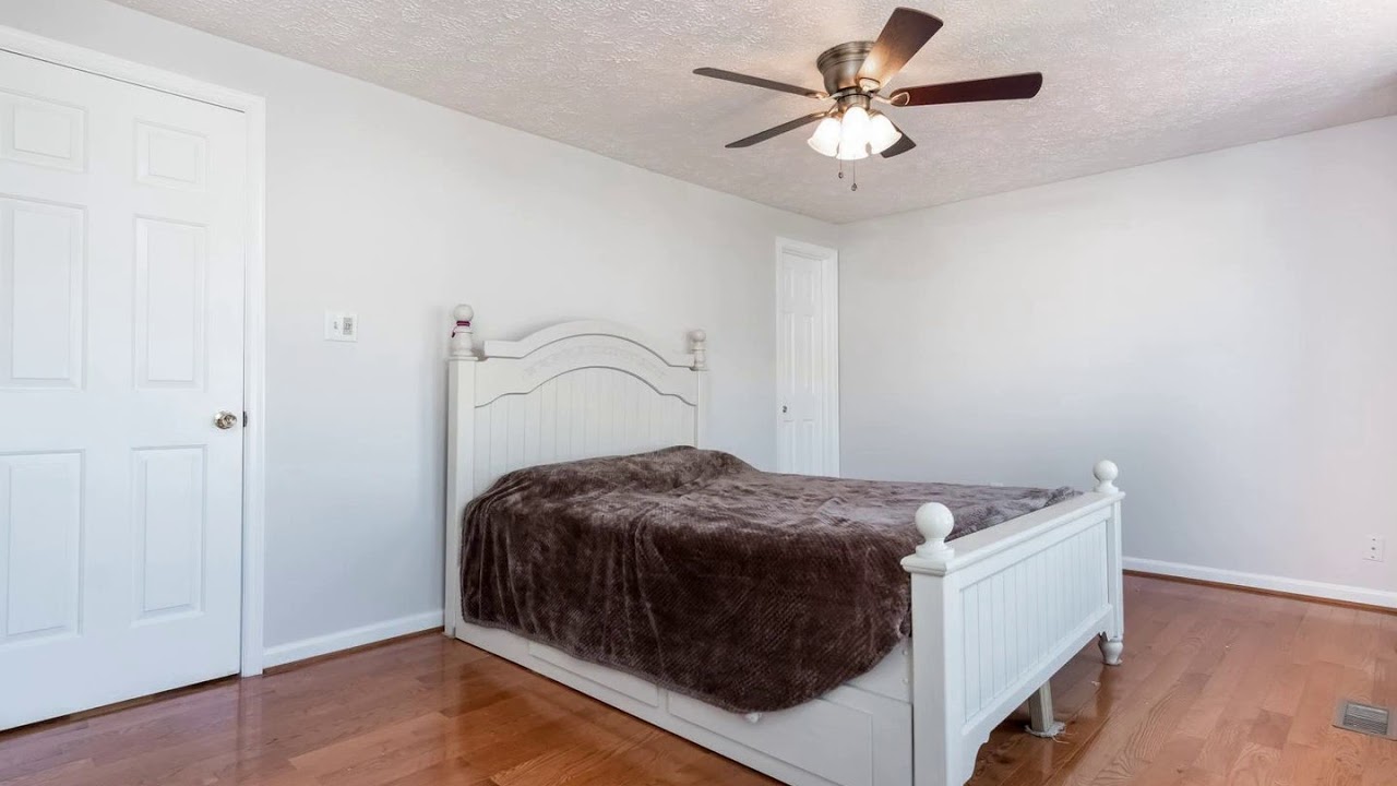 22388 Stablehouse Drive Sterling, VA 20164 Townhouse Real Estate