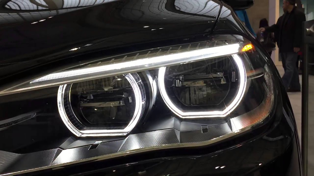 2016 BMW X5 headlight signal close up - YouTube