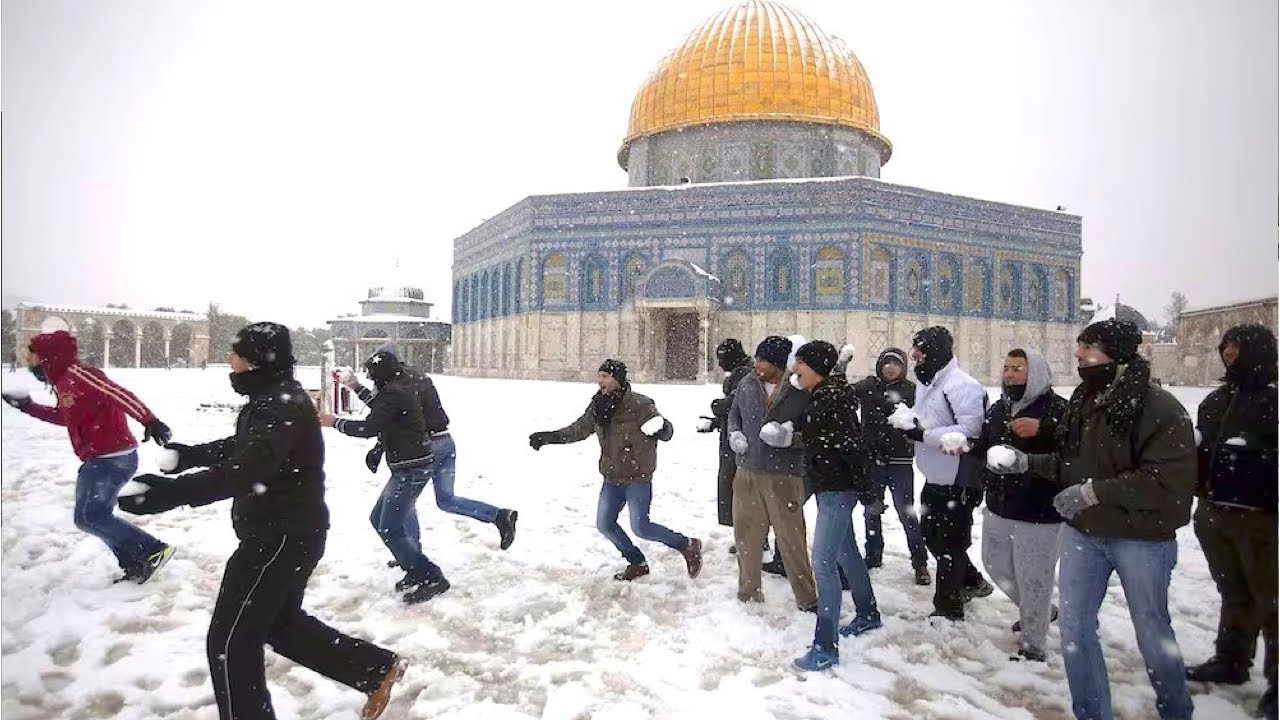 Al AQSA Mosque Covered by Snow || Jerusalem blanketed in white after ...