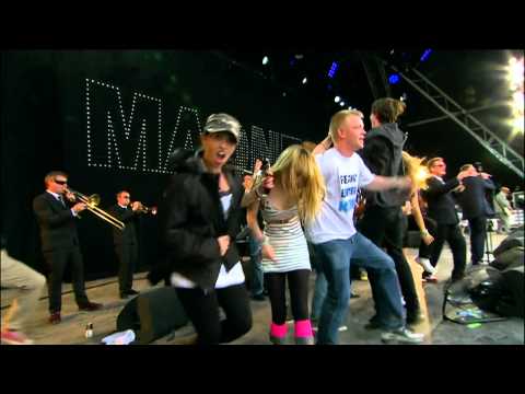 Madness - Night Boat To Cairo (Live at Glastonbury 2009) HD 720p