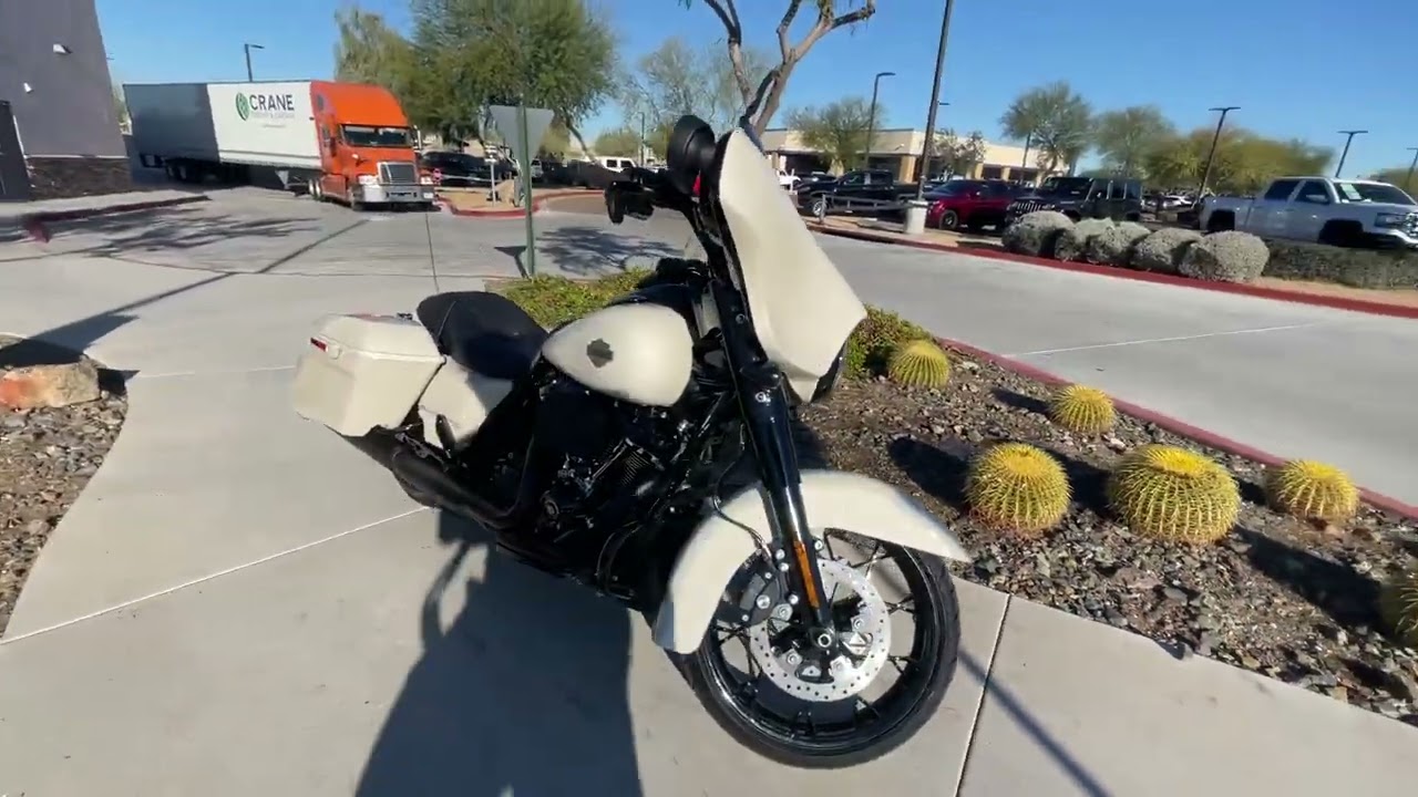 2022 Street Glide Special WHITE SAND PEARL