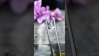 🥂 Champagne glow. Emerald-cut sapphire feels timeless & luxe. #ChampagneSapphire #EmeraldCut