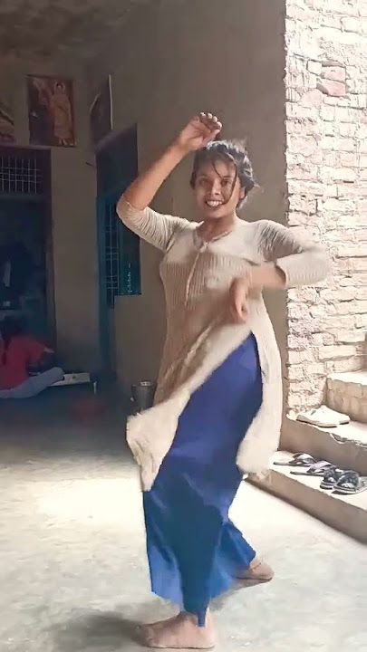 Teri bahon mein jina hai Teri bahon mein marna hai#sorts video #dance #hindisong ll priyabhudh