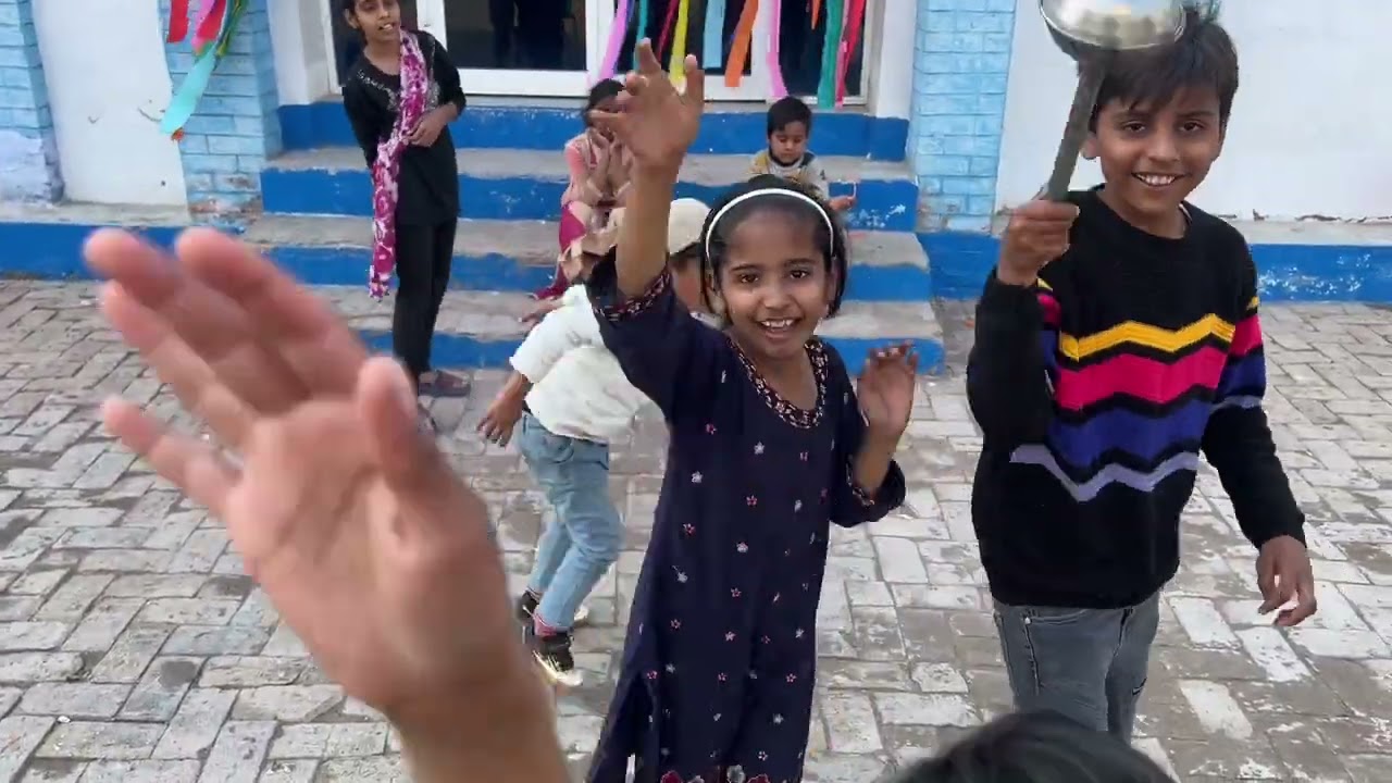 Outdoor fun games with chair and balls full Khap program