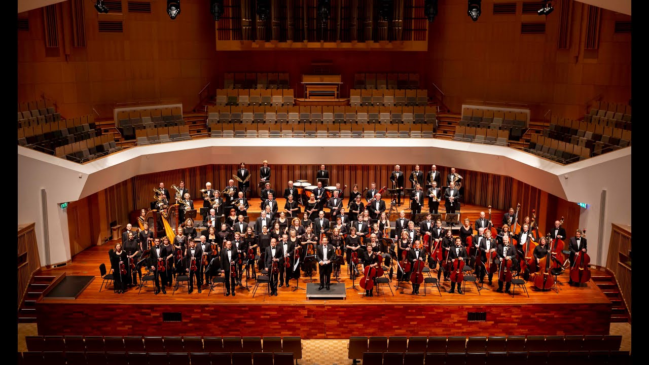 Eerbetoon bij afscheid maestro Jules van Hessen van het PSO