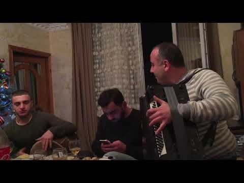 გარმონი გელა, დოლი თემო