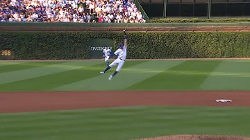 Dansby Swanson Sticks With It for the Out in Game 3 of the NL Wild Card Series