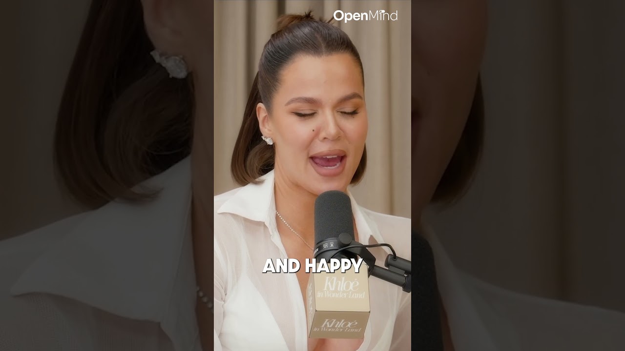 The First Time Khloé Saw Kris Texting Corey | Khloé in Wonder Land