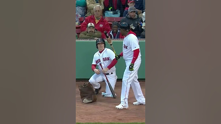 David "Big Papi" Ortiz scares the life out of the Red Sox bat boy! 🤣🤣