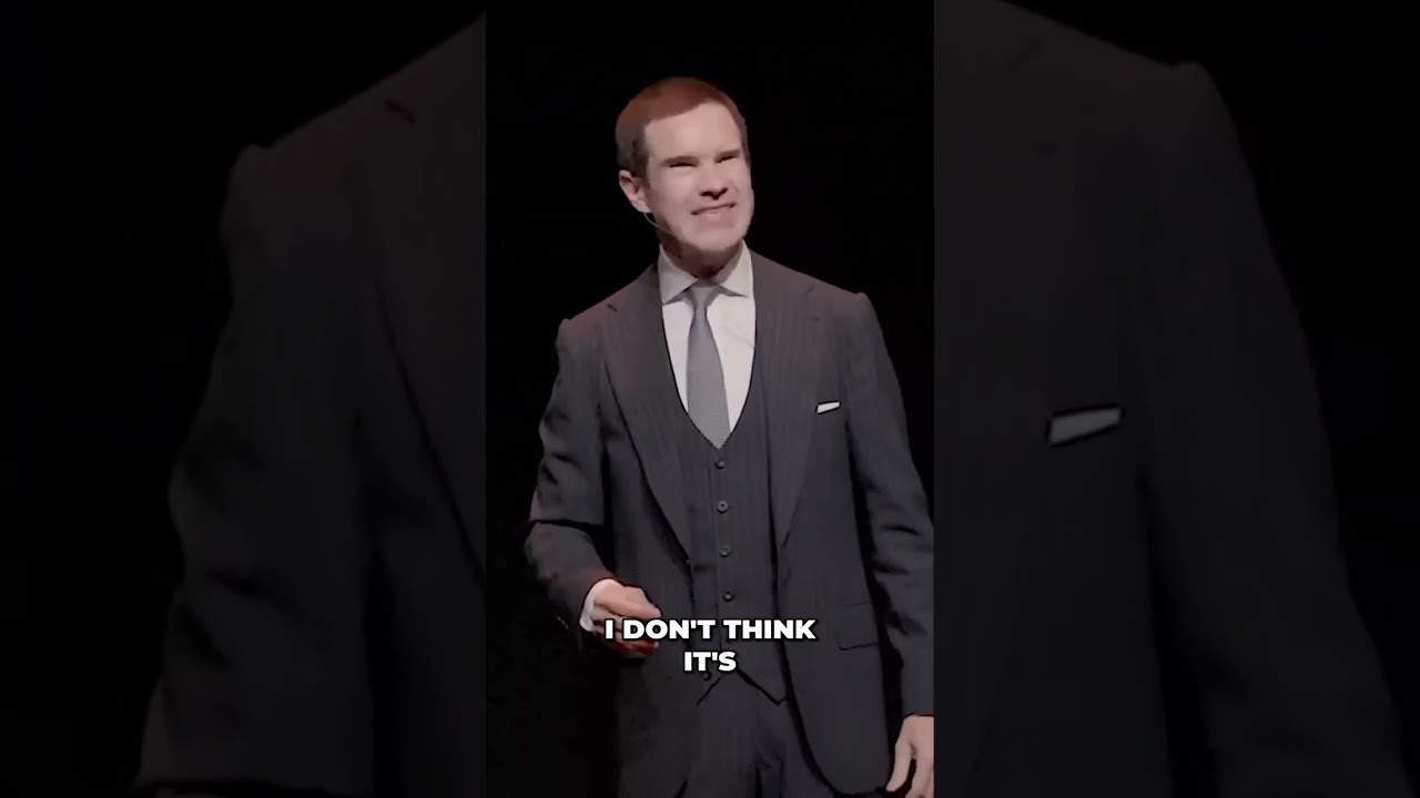 ⁣Comedian's Hilarious Airport Encounter: Midget Porn Joke Revealed! #shorts
