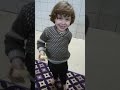 طفل زاحف اخبل