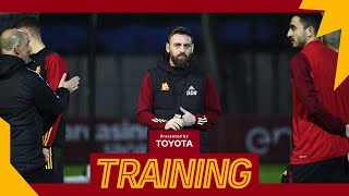 La prima sessione di lavoro di Daniele De Rossi da allenatore dell'AS Roma image