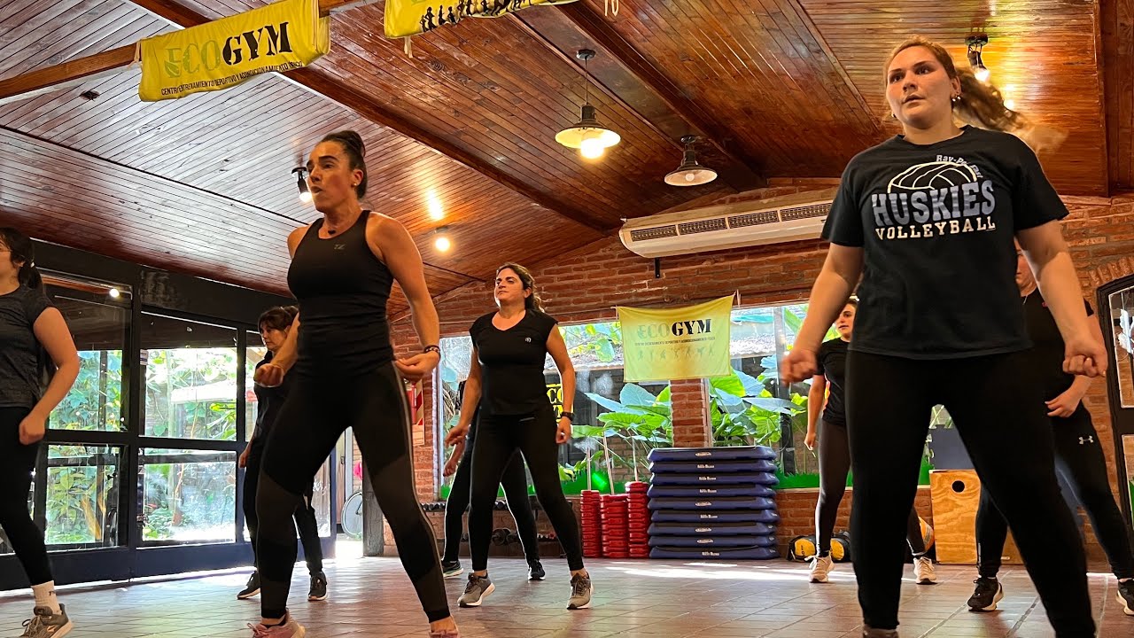 CLASE DE AEROBOX - RUTINA SIN ELEMENTOS IDEAL PARA QUEMAR CALORIAS