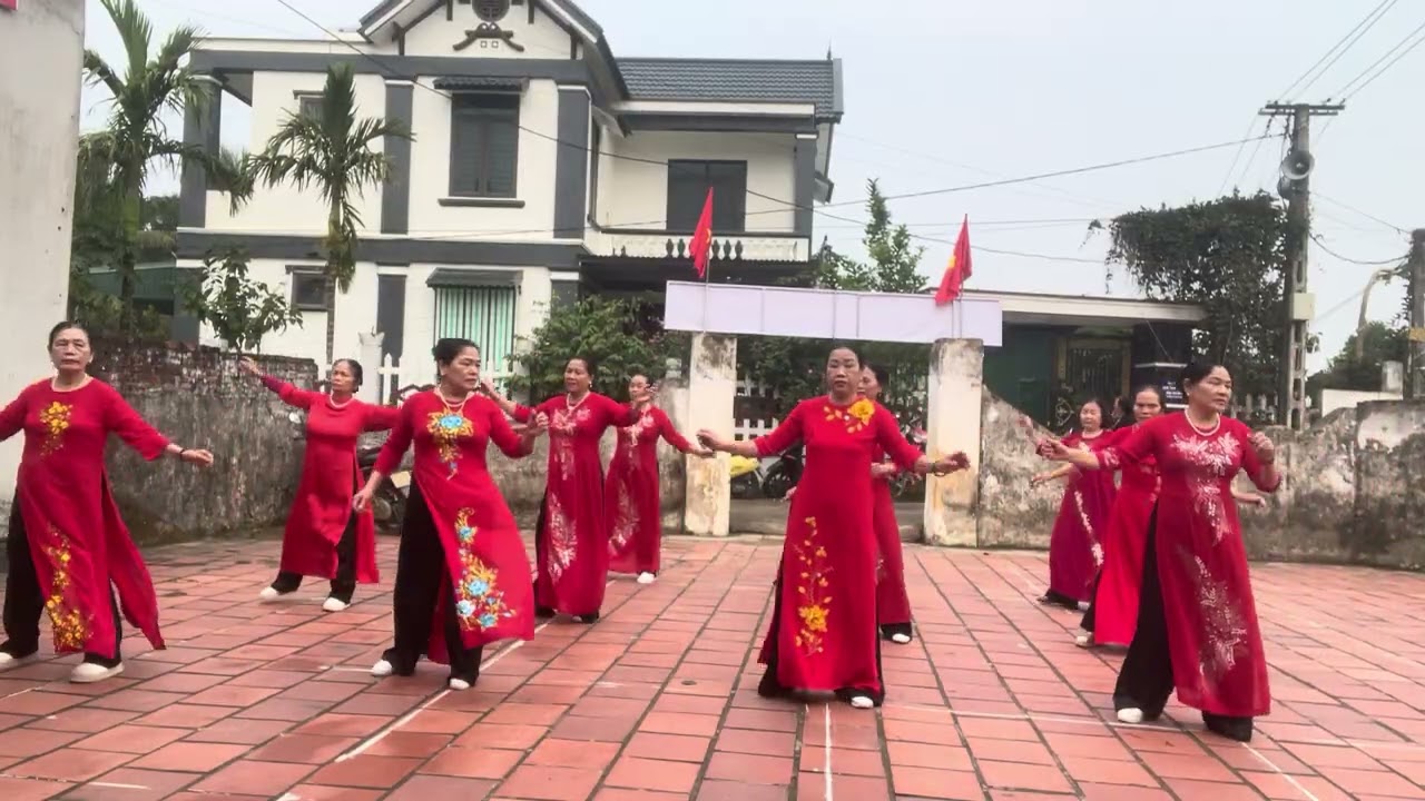 Dân vũ . Ai bảo chúng tôi già . CLB dưỡng sinh phố 8 phường Quảng Phú 