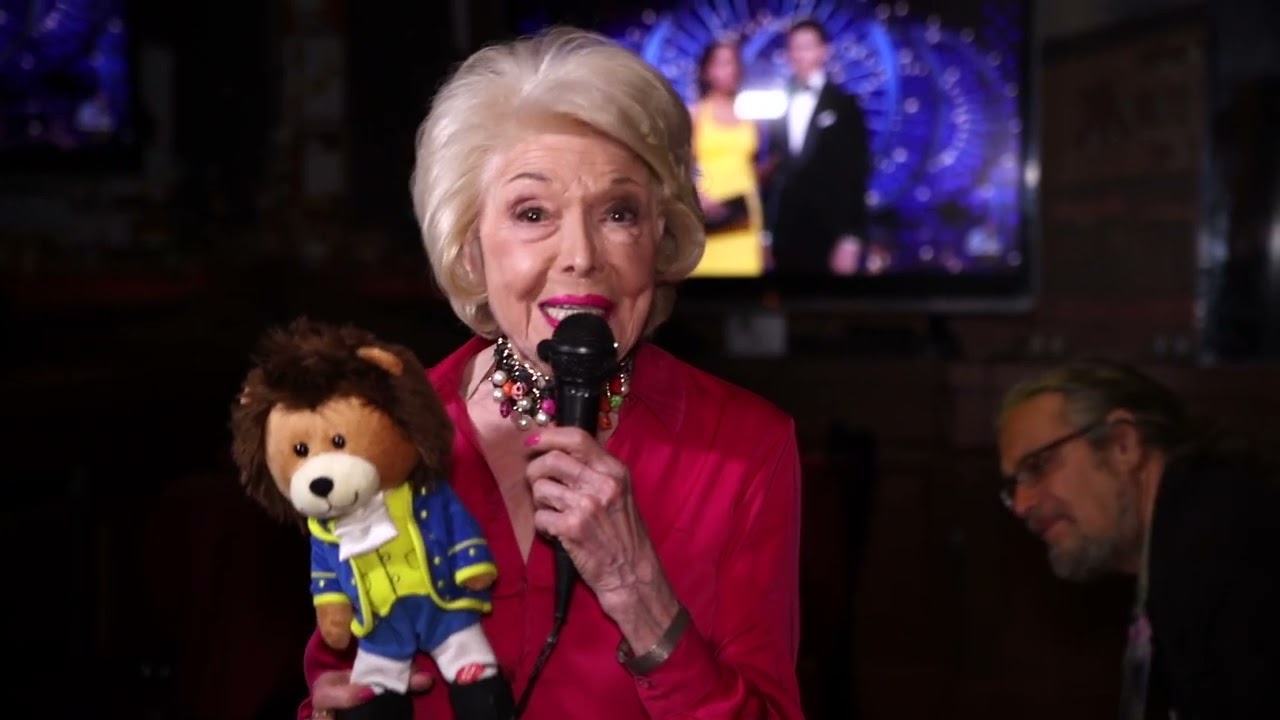 SANDY JORDAN INTERVIEWS LISA CARROLL