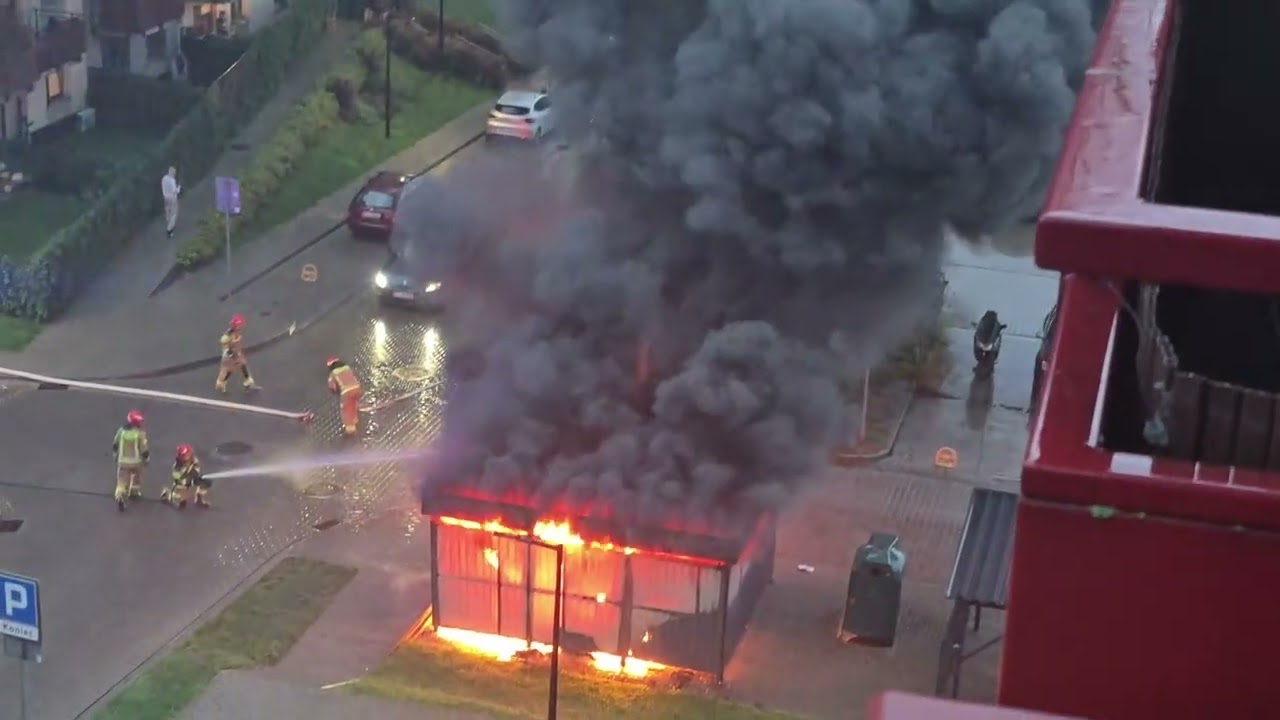 Pożar wiaty śmietnikowej, Kraków Czyżyny/Nowa Huta, 27.07.2025. 