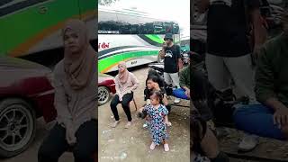 Acara Penggalangan Dana Untuk Anak Yatim-Piatu Bersama Anak Oi