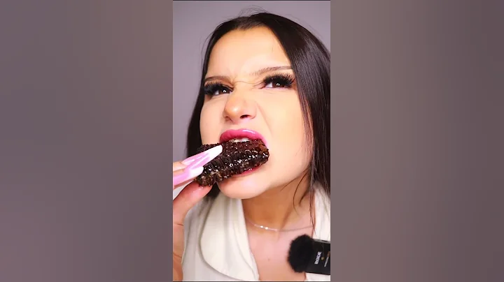 Eating raw honey 🍯 #asmr