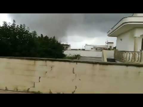 იტალიაში რამდენიმე დასახლებას ტორნადომ გადაუარა