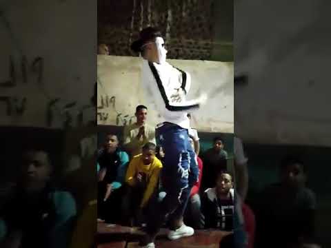 رقص علي مهرجان البت الانا بعشقها هتعيدو اكتر من مراا معتز الميزاا