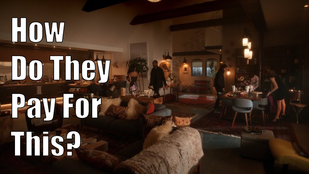 The Flash: How Can Team Flash Pay For Anything? The Flash: How Can Team Flash Pay For Anything?
